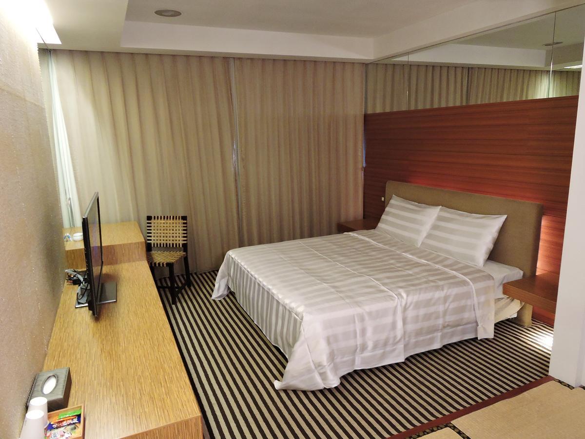 Edinburgh Motel Tainan Buitenkant foto