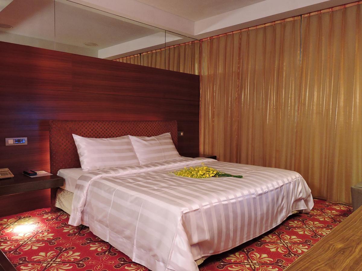 Edinburgh Motel Tainan Buitenkant foto