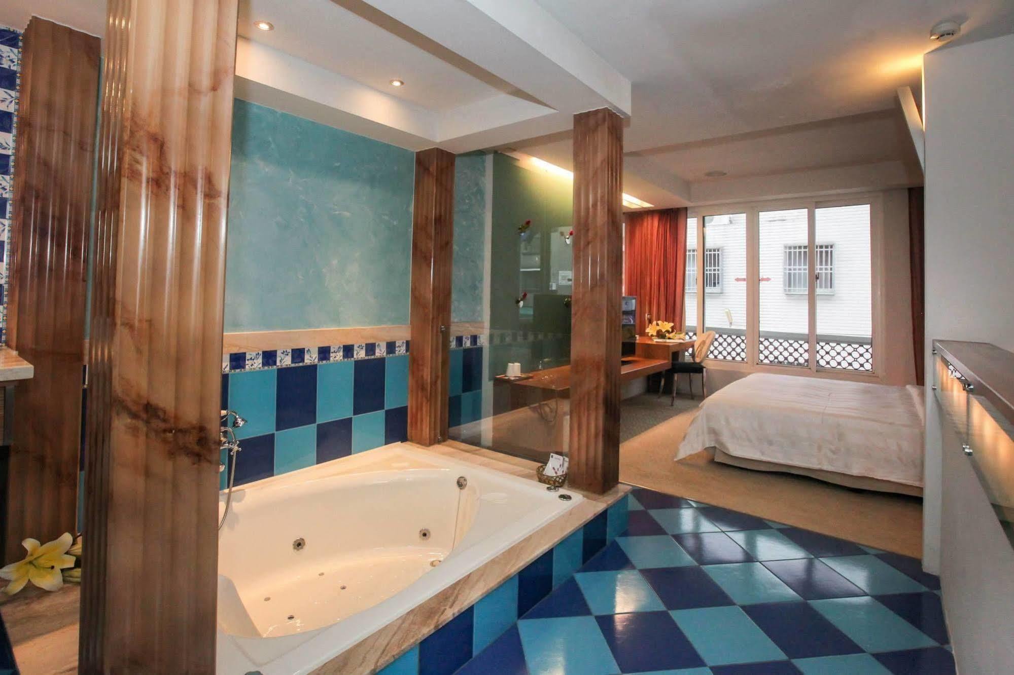 Edinburgh Motel Tainan Buitenkant foto
